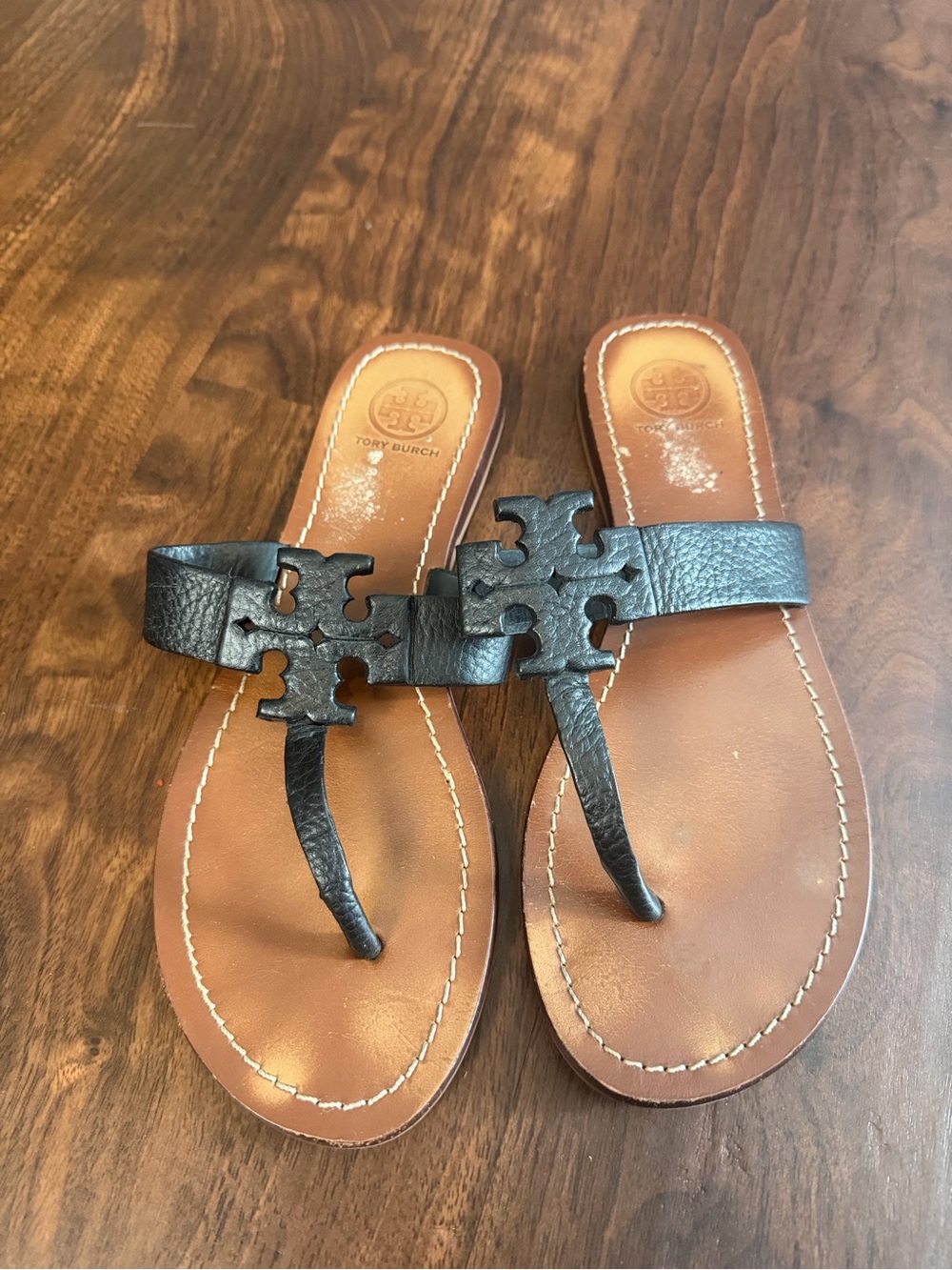 Tory Burch Moore Thong Sandals in Black Tumbled Leather